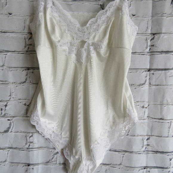 Vintage 1990s White Lace High Cut One Piece Baby Doll - Picture 2 of 10